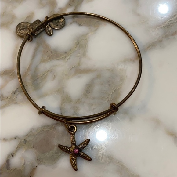 💫Alex and ani starfish bracelet - Picture 1 of 2